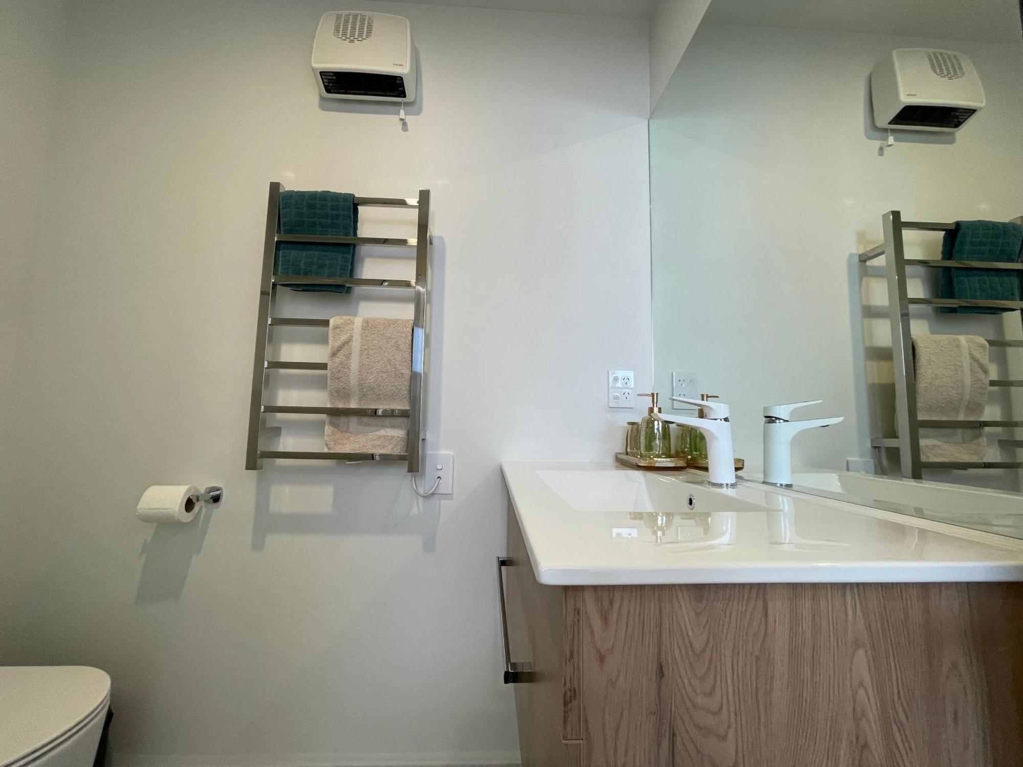 Luxury 2 Bedroom Townhouse Opposite Merivale Mall Christchurch Exteriör bild