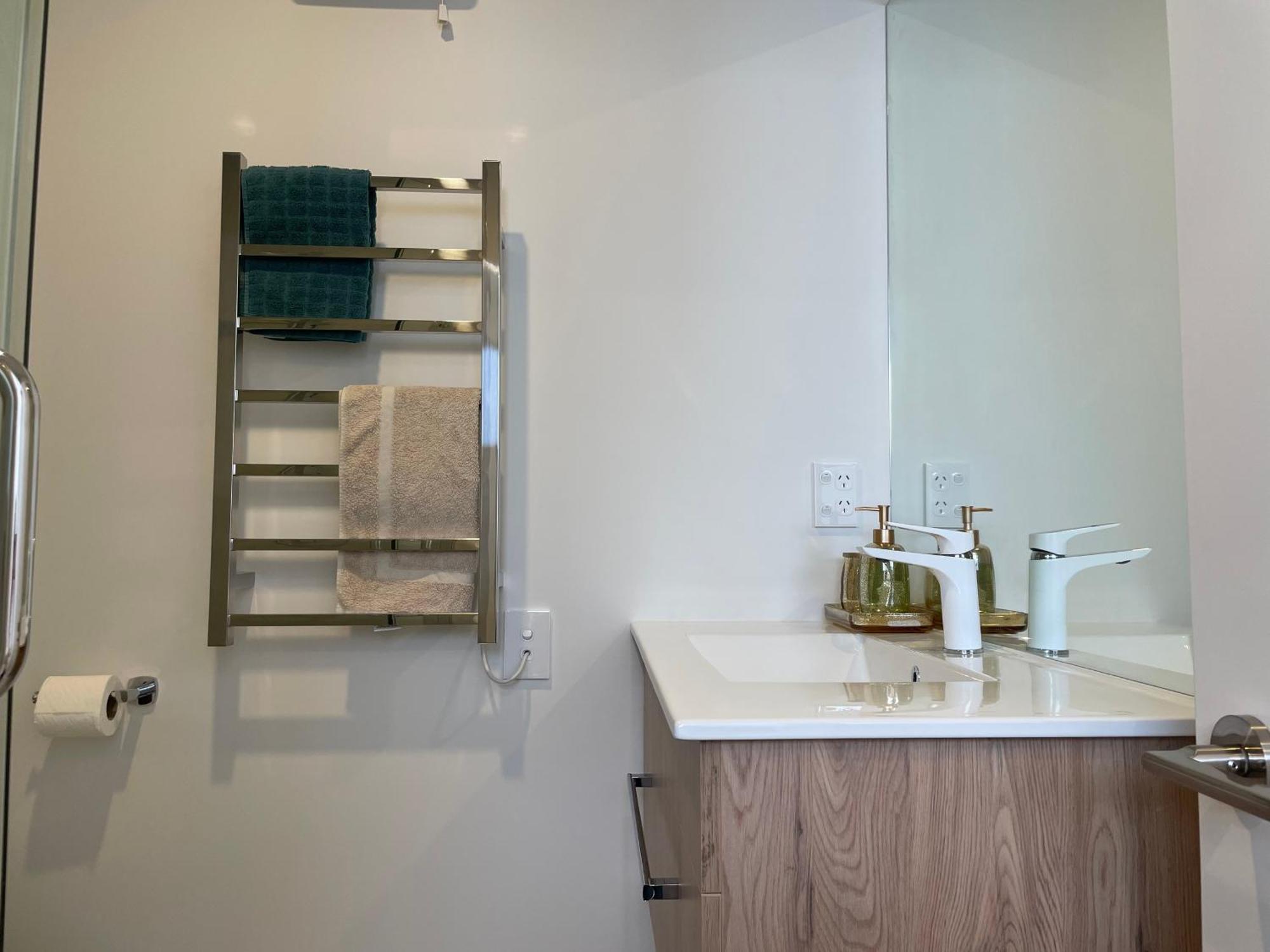Luxury 2 Bedroom Townhouse Opposite Merivale Mall Christchurch Exteriör bild