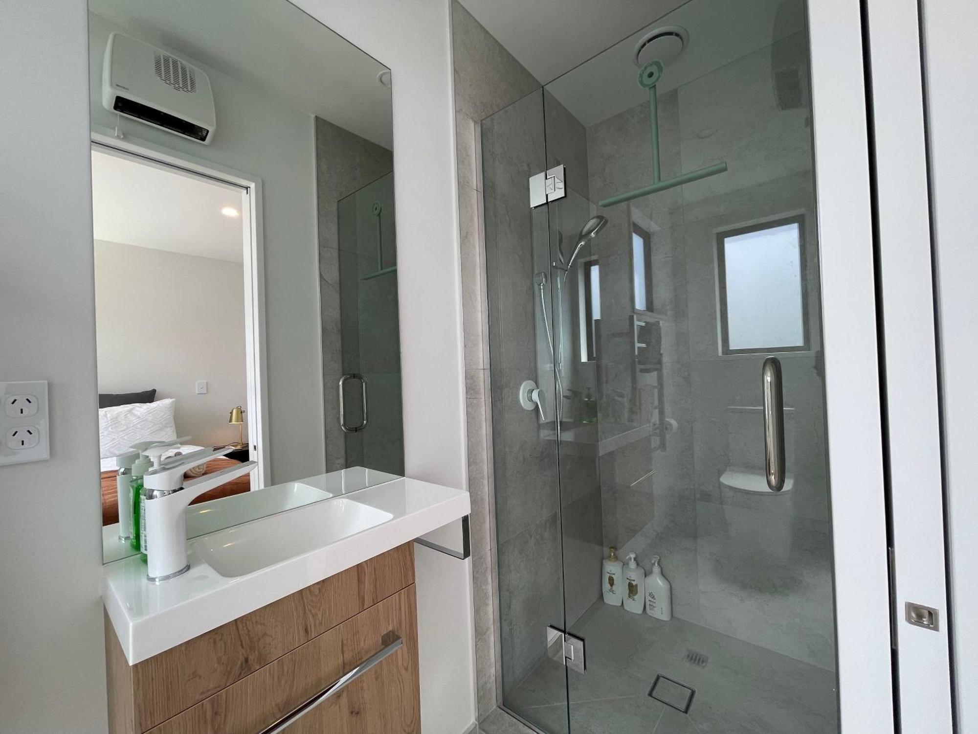 Luxury 2 Bedroom Townhouse Opposite Merivale Mall Christchurch Exteriör bild